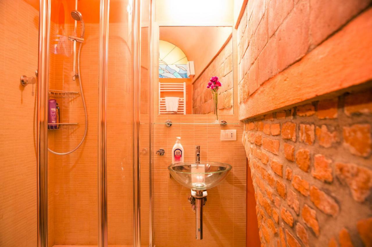 Art Apartment Vicolo Del Panico Florence Exterior photo